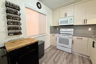 17000 NW 67th Ave, Hialeah, FL 33015 - Photo 8