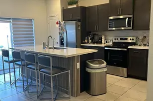 785 SE 18th St, Homestead, FL 33034 - Photo 2