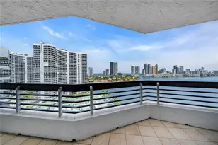 3600 Mystic Pointe Dr, Aventura, FL 33180 - Photo 32