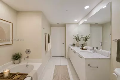 950 Brickell Bay Dr #1905, Miami, FL 33131 - Photo 22
