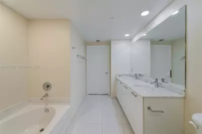 950 Brickell Bay Dr #1905, Miami, FL 33131 - Photo 24