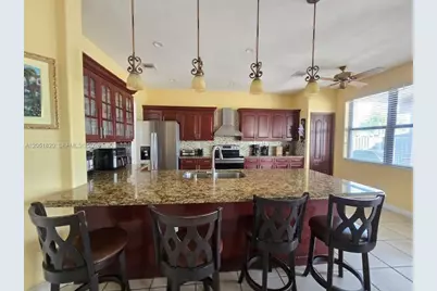15350 SW 11 St, Miami, FL 33178 - Photo 10