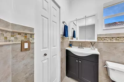 16138 Emerald Cove Rd, Weston, FL 33331 - Photo 14