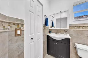 16138 Emerald Cove Rd, Weston, FL 33331 - Photo 14