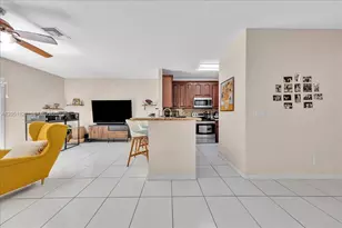 16138 Emerald Cove Rd, Weston, FL 33331 - Photo 8