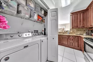 16138 Emerald Cove Rd, Weston, FL 33331 - Photo 6