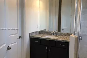 11566 SW 13th Ln, Pembroke Pines, FL 33025 - Photo 6