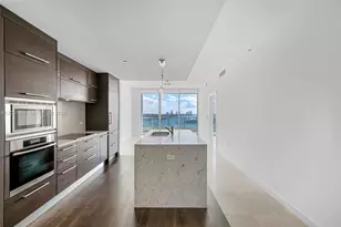 900 Biscayne Blvd, Miami, FL 33132 - Photo 2