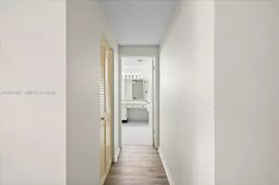 19996 NE 5th Ct, Miami, FL 33179 - Photo 34