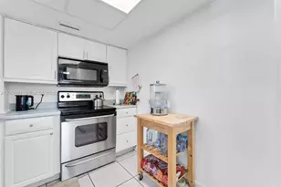 11840 NE 19th Dr, North Miami, FL 33181 - Photo 6