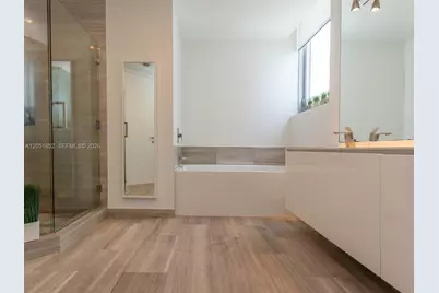 1300 Brickell Bay Dr #3804, Miami, FL 33131 - Photo 42