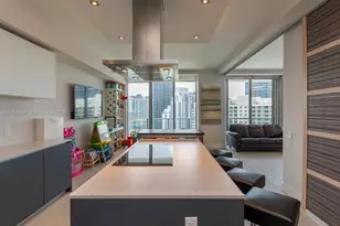 1300 Brickell Bay Dr, Miami, FL 33131 - Photo 20