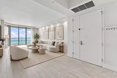 1300 Brickell Bay Dr #3804, Miami, FL 33131 - Photo 2