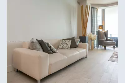 1300 Brickell Bay Dr #3804, Miami, FL 33131 - Photo 14