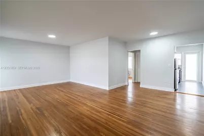 8330 Byron Ave #7, Miami Beach, FL 33141 - Photo 4