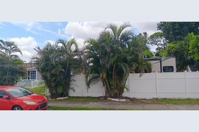 4331 SW 23rd Ct, Fort Lauderdale, FL 33317 - Photo 4