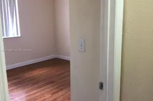 5810 W 18th Ln, Hialeah, FL 33012 - Photo 22