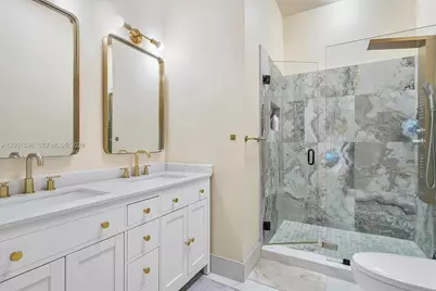2707 S Parkview Dr, Hallandale Beach, FL 33009 - Photo 22