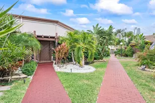 2707 S Parkview Dr, Hallandale Beach, FL 33009 - Photo 2