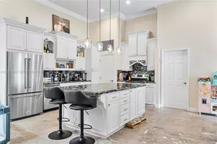 2707 S Parkview Dr, Hallandale Beach, FL 33009 - Photo 4