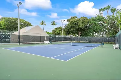 2707 S Parkview Dr, Hallandale Beach, FL 33009 - Photo 36