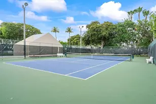 2707 S Parkview Dr, Hallandale Beach, FL 33009 - Photo 36