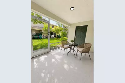 5905 Manchester Way, Tamarac, FL 33321 - Photo 8