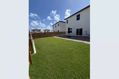 2523 SE 26th Ter, Homestead, FL 33035 - Photo 2