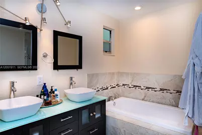 1529 Bayview Dr, Fort Lauderdale, FL 33304 - Photo 10