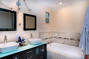 1529 Bayview Dr, Fort Lauderdale, FL 33304 - Photo 10