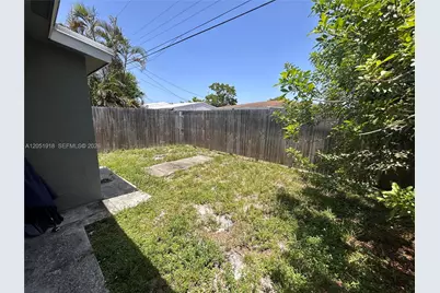 3070 NW 12th Ct #1-2, Fort Lauderdale, FL 33311 - Photo 4