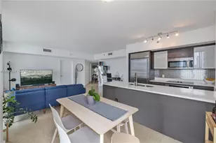 55 SE 6th St, Miami, FL 33131 - Photo 4
