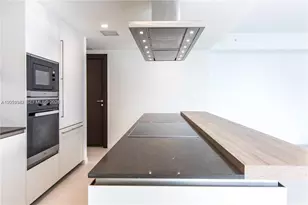 1000 Brickell Plaza, Miami, FL 33131 - Photo 8