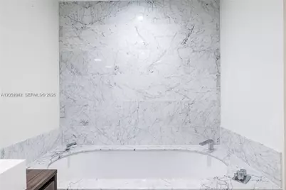 1000 Brickell Plz #2110, Miami, FL 33131 - Photo 14