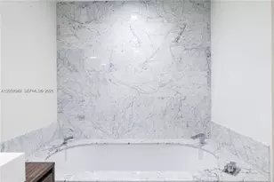 1000 Brickell Plaza, Miami, FL 33131 - Photo 14