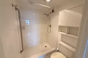 1200 Hibiscus Ave, Pompano Beach, FL 33062 - Photo 10