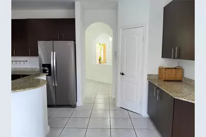 11252 NW 54th Ter, Doral, FL 33178 - Photo 10