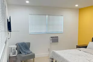 320 NE 160th St, Miami, FL 33162 - Photo 2