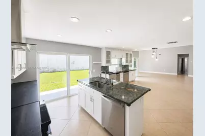 520 SW 167th Ter, Weston, FL 33326 - Photo 12
