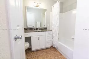 5091 NW 7th St, Miami, FL 33126 - Photo 8