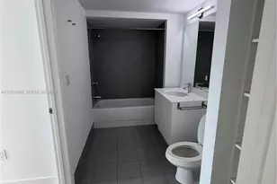 92 SW 3rd St, Miami, FL 33130 - Photo 40