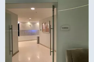 92 SW 3rd St #5012, Miami, FL 33130 - Photo 2