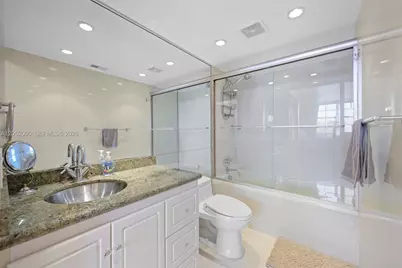19999 E Country Club Dr #1406, Aventura, FL 33180 - Photo 18