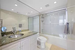 19999 E Country Club Dr, Aventura, FL 33180 - Photo 18