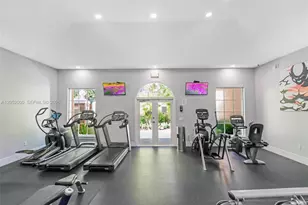 19999 E Country Club Dr, Aventura, FL 33180 - Photo 32