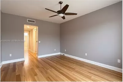300 Beach Dr NE #0, Saint Petersburg, FL 33701 - Photo 4