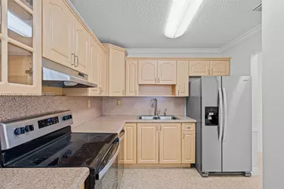 1333 W 37th St, Hialeah, FL 33012 - Photo 12