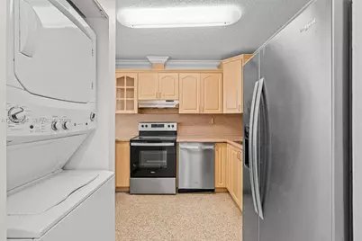 1333 W 37th St, Hialeah, FL 33012 - Photo 10
