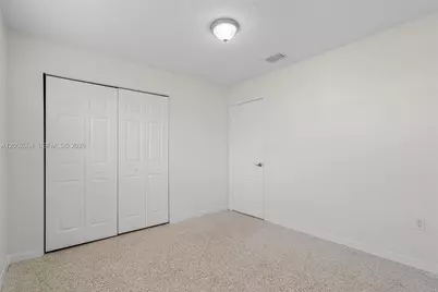 1333 W 37th St, Hialeah, FL 33012 - Photo 26