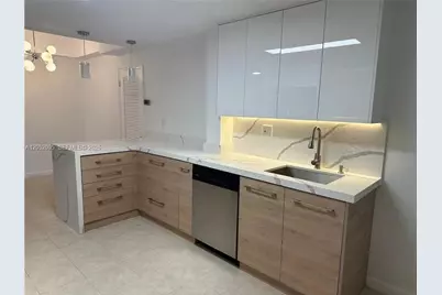 910 Bay Dr #9, Miami Beach, FL 33141 - Photo 10